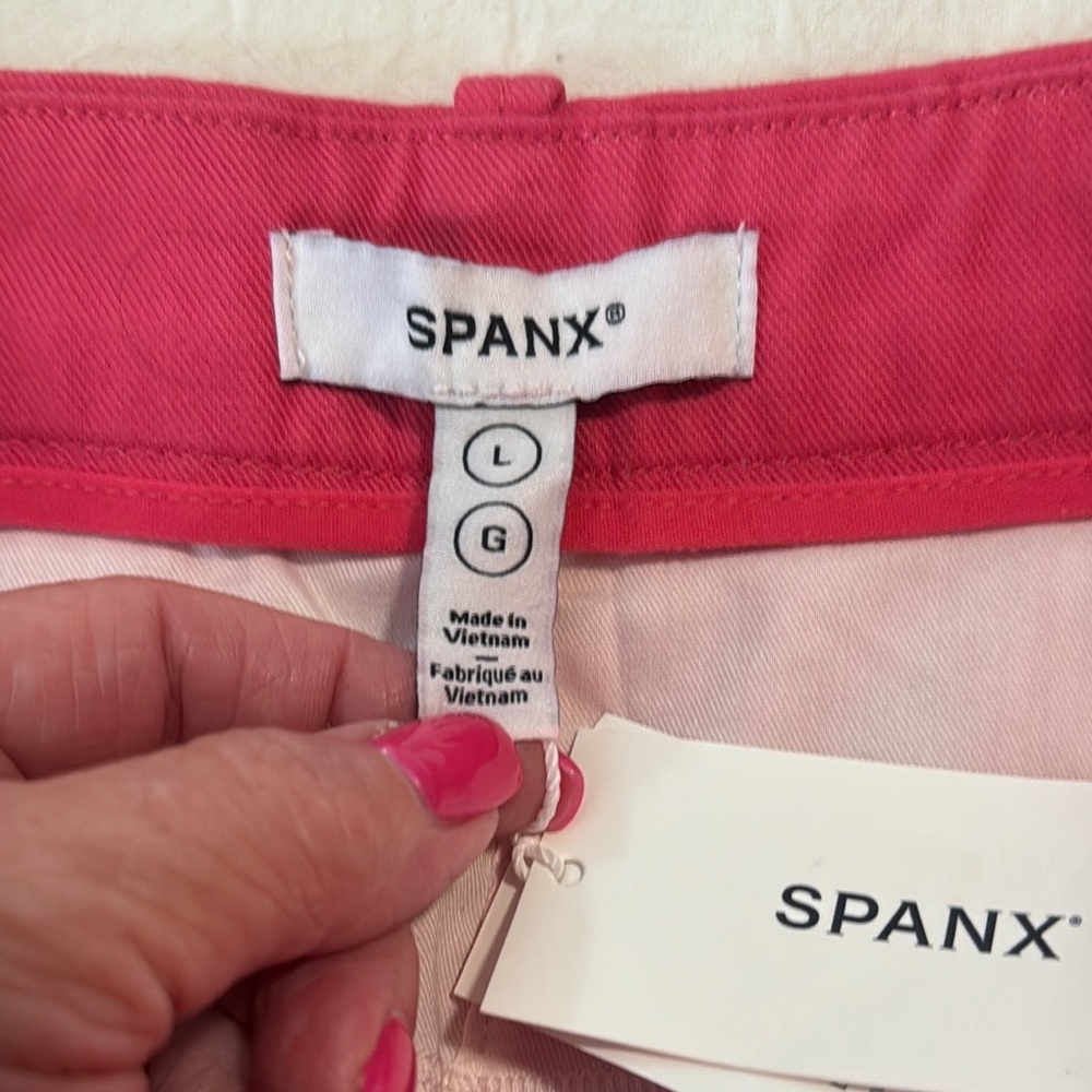 SPANX High Waist Pink Shorts with Vibrant Design - Picture 4 of 7
